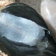 Load image into Gallery viewer, hydrating lavender balm .18oz