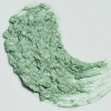 Charger l&#39;image dans la galerie, EN RUPTURE DE STOCK gommage clarifiant au sel marin 12oz (menthe eucalyptus)
